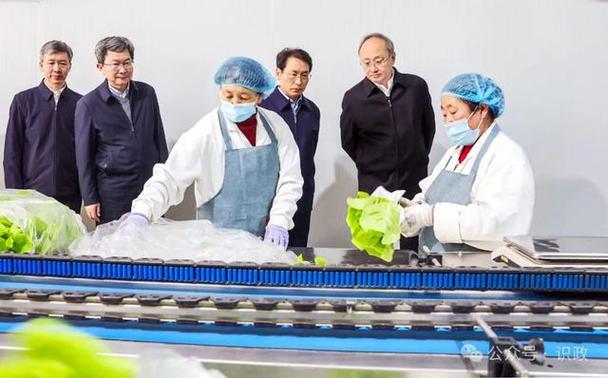 尹力利用一整天时间调研北京密云,来到科学城,汽车工厂,农业科技园